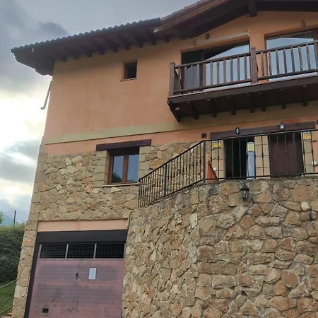 Duplex Con Vistas A Picos De Europa Y Proyector De Cine 120 Pulgadas Alpstuga Bores